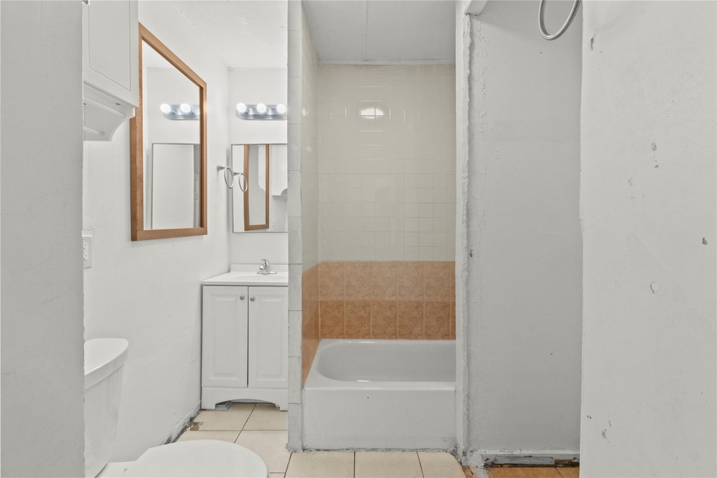 317-319 E B Street - Photo 15