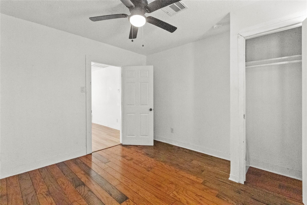 317-319 E B Street - Photo 8