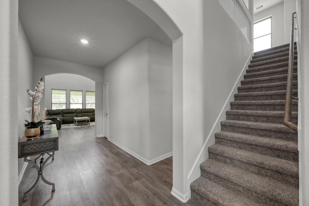 6185 White Oak Leaf Loop - Photo 4