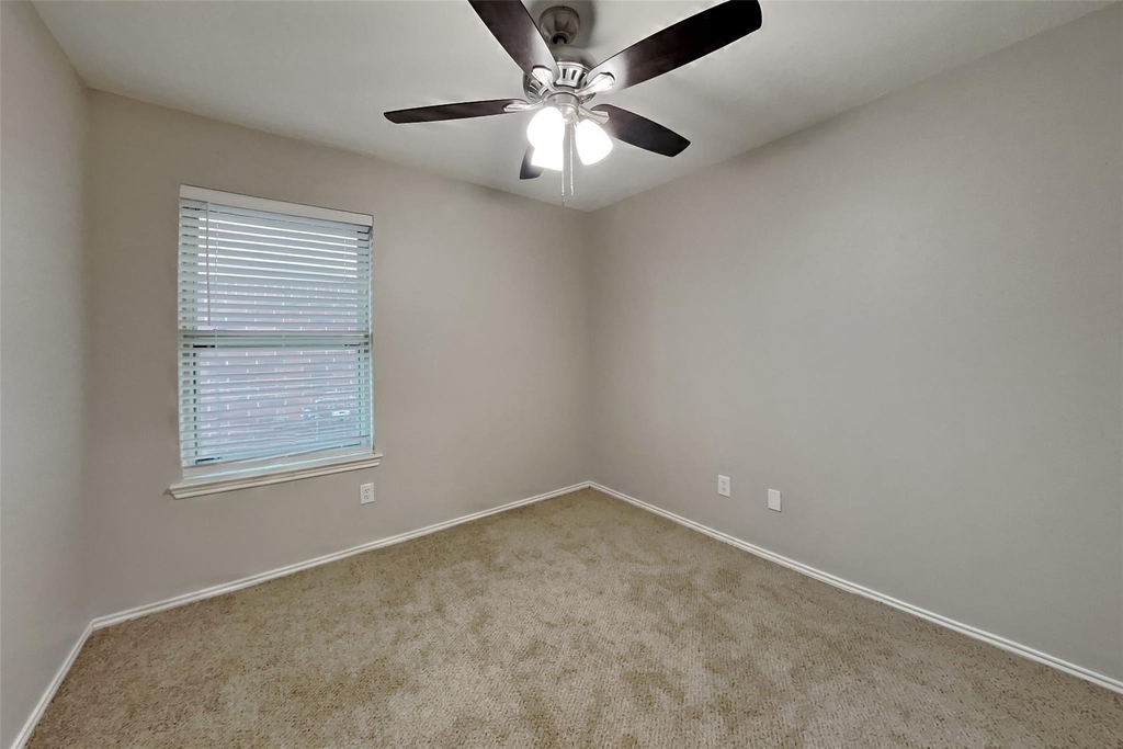 16407 Redbud Berry Lane - Photo 11