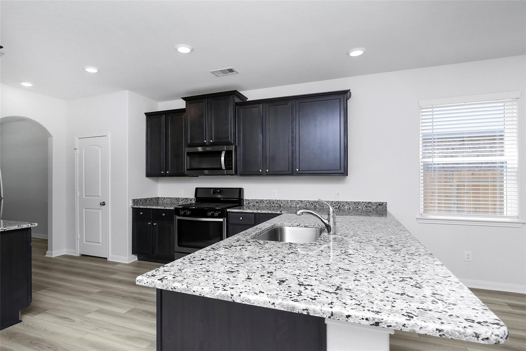 474 Amberwood Park Drive - Photo 3