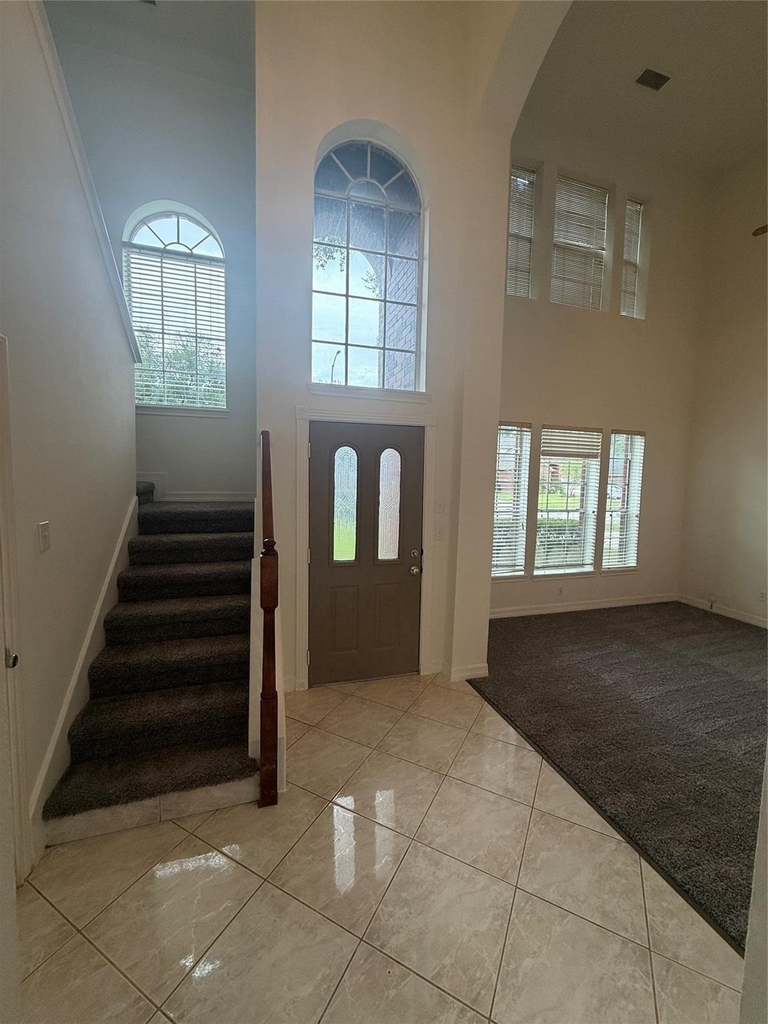 4163 Surreydon Drive - Photo 7
