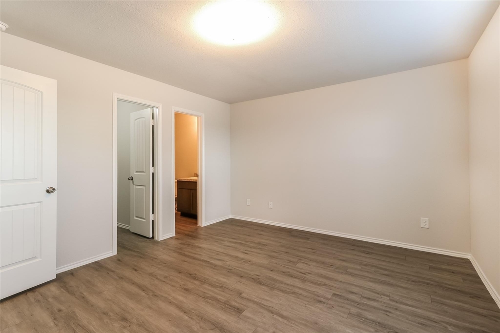 2536 N Lina Court - Photo 9