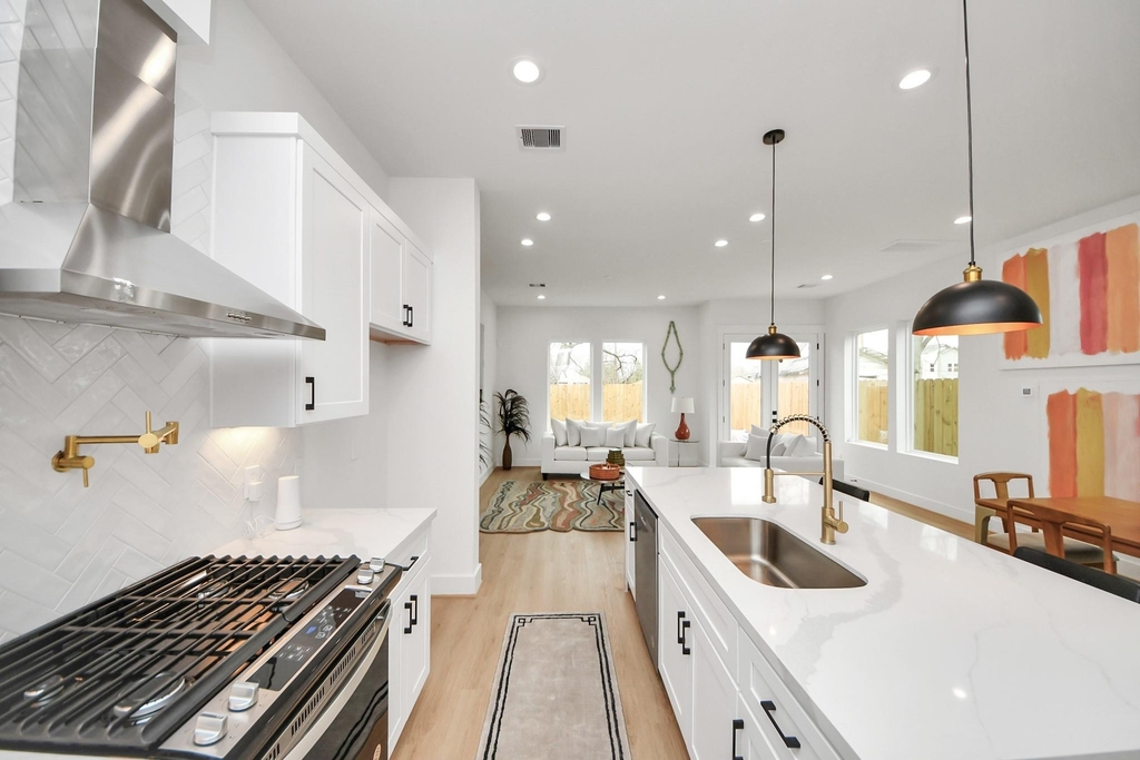 4415 Coke Street - Photo 8