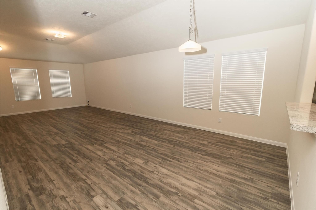 24 Leisure Shore Court - Photo 5