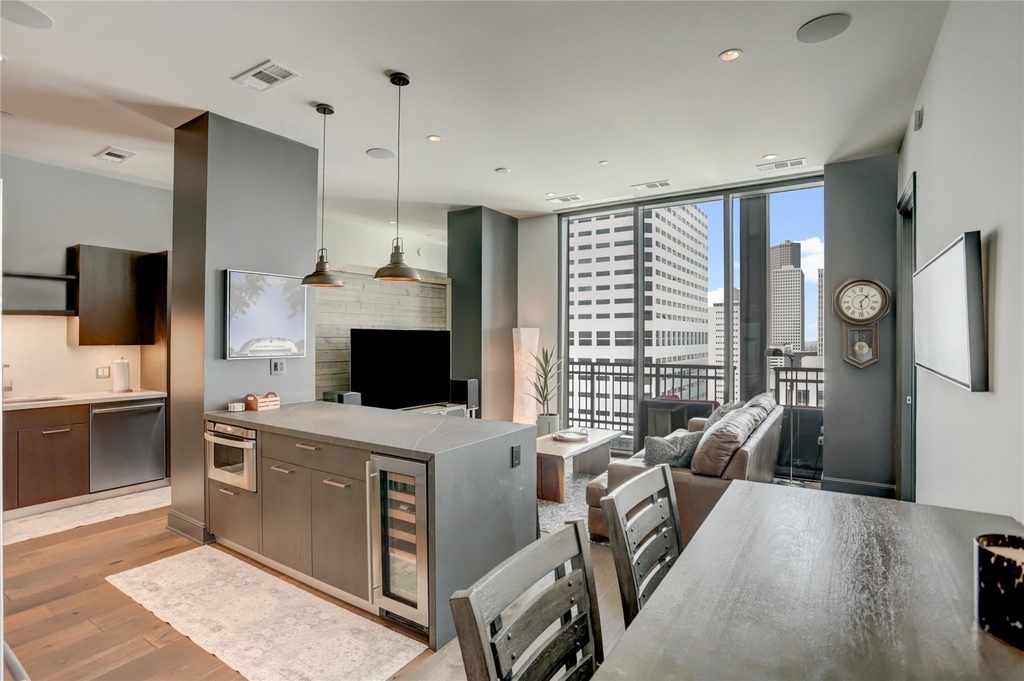 1211 Caroline Street - Photo 0