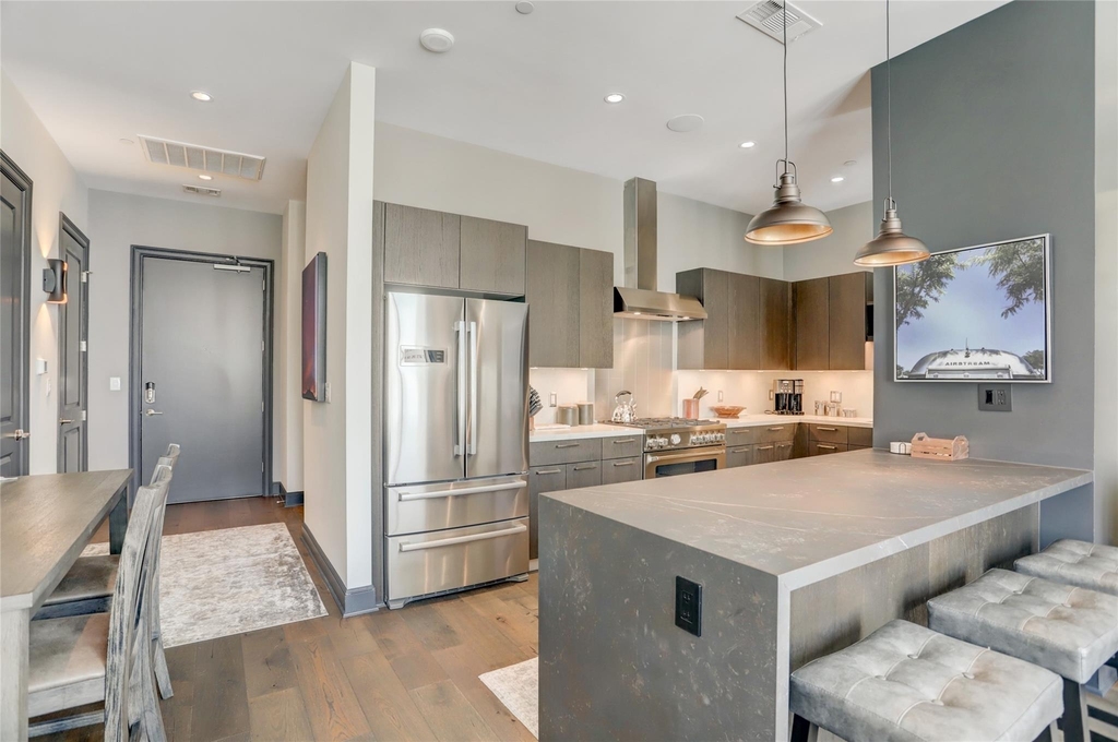 1211 Caroline Street - Photo 5
