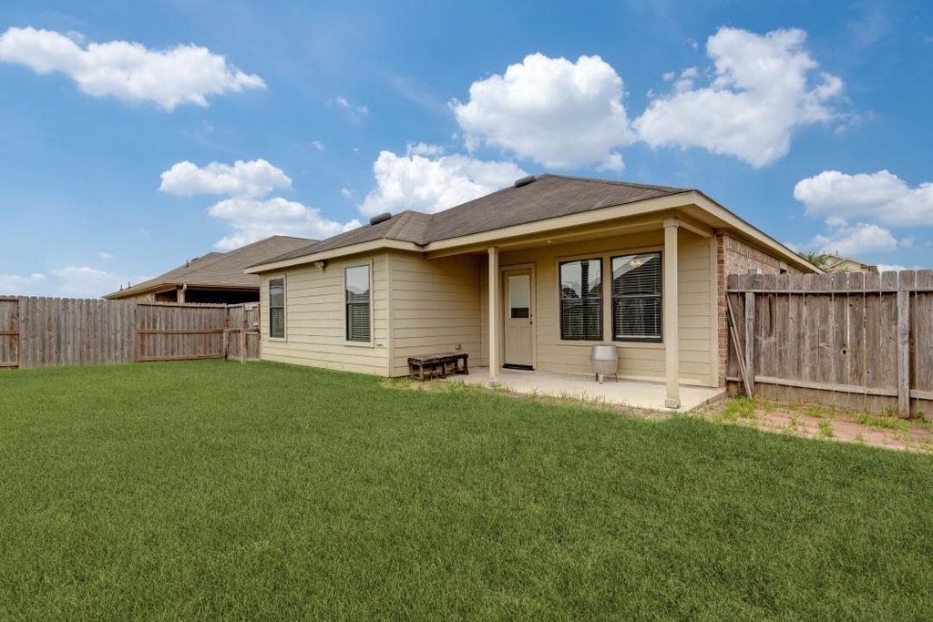 9111 Saint Laurent Lane - Photo 11