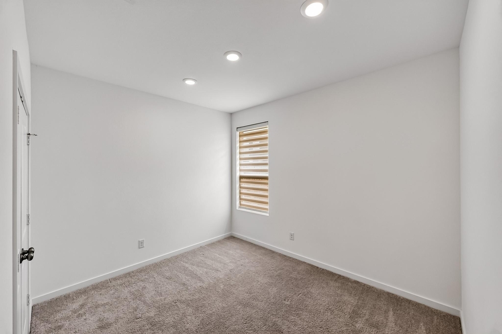5822 Majestic Sky Drive - Photo 8