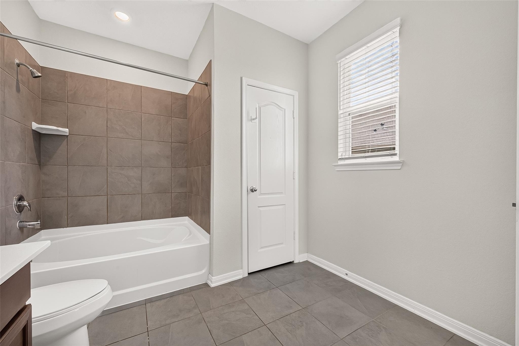 2118 Katalonia Lane - Photo 23