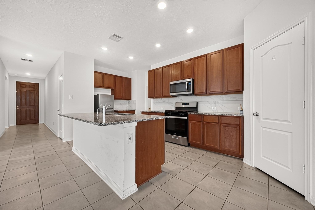 2118 Katalonia Lane - Photo 10