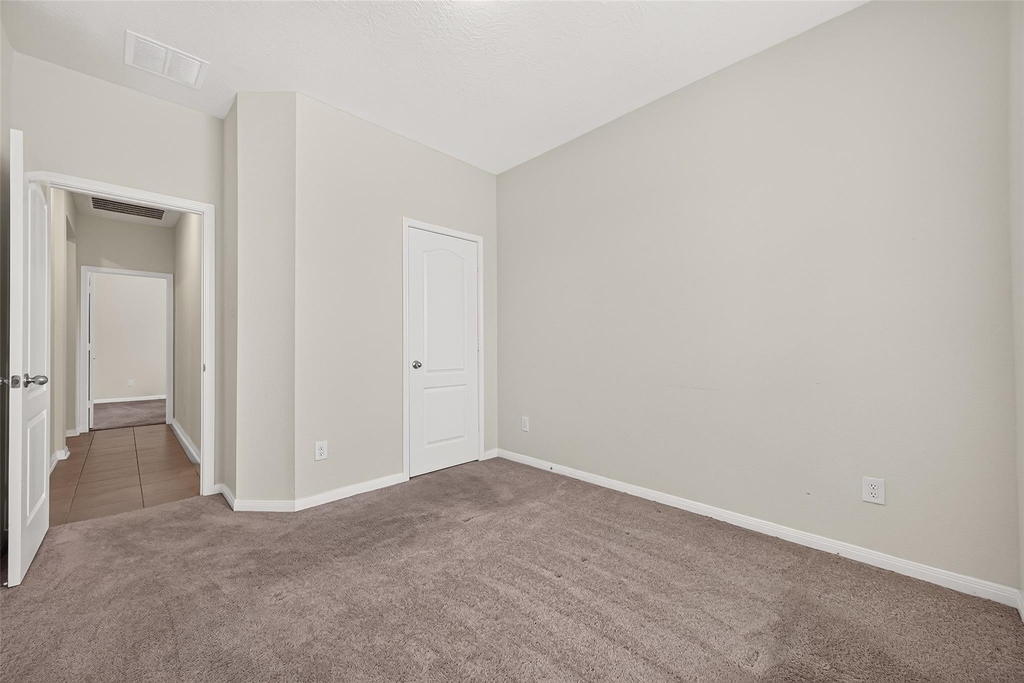 2118 Katalonia Lane - Photo 27