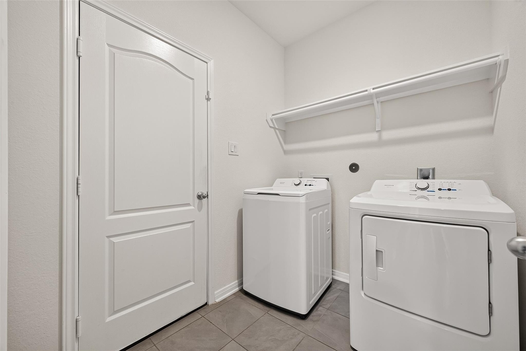 2118 Katalonia Lane - Photo 17