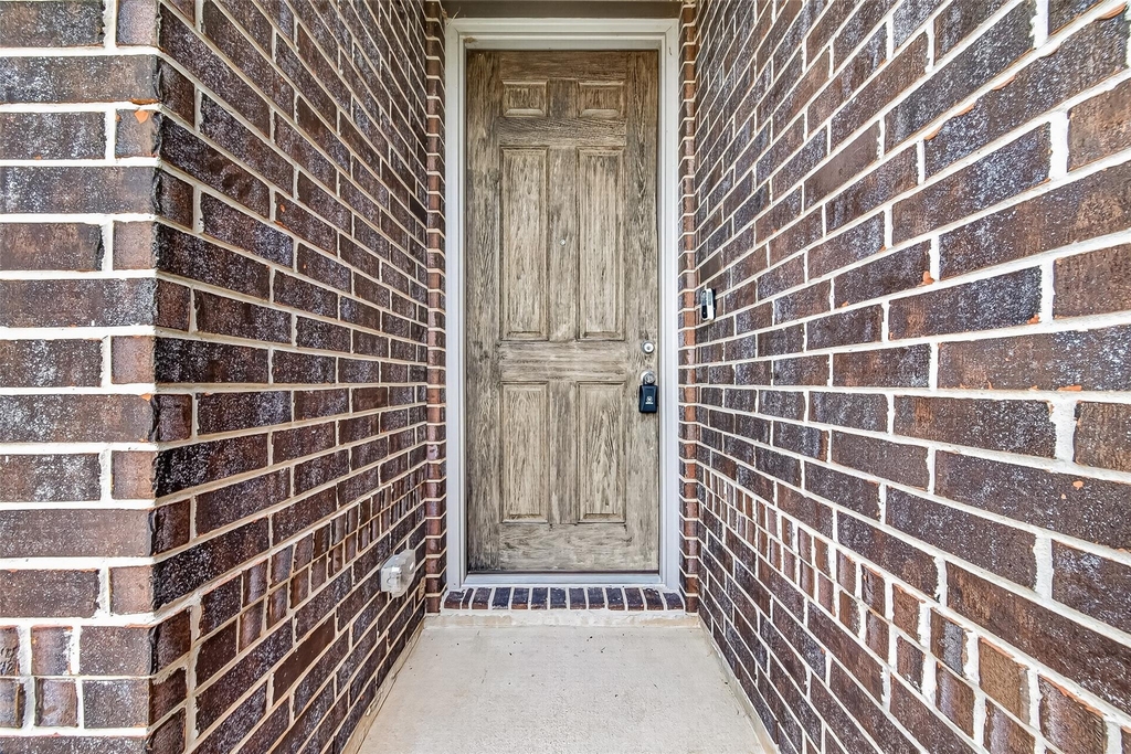 2118 Katalonia Lane - Photo 4