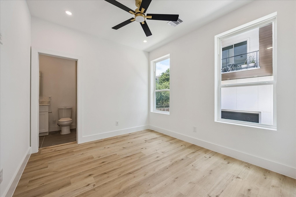 1034 W 17th St Street - Photo 12