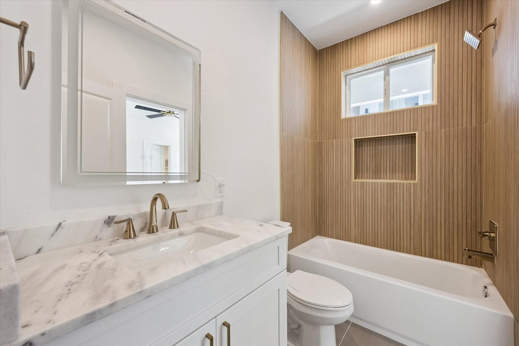 1034 W 17th St Street - Photo 13