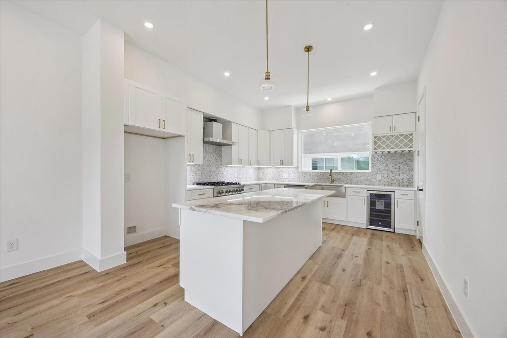 1034 W 17th St Street - Photo 3