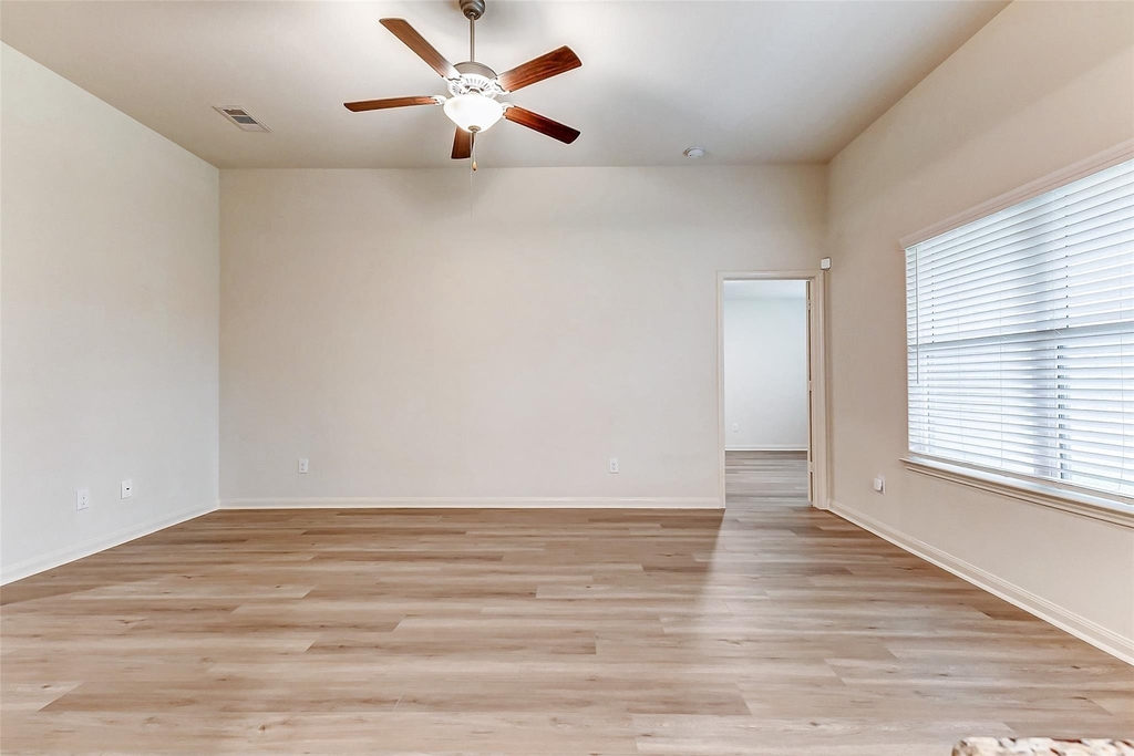 309 Killam County Drive - Photo 4