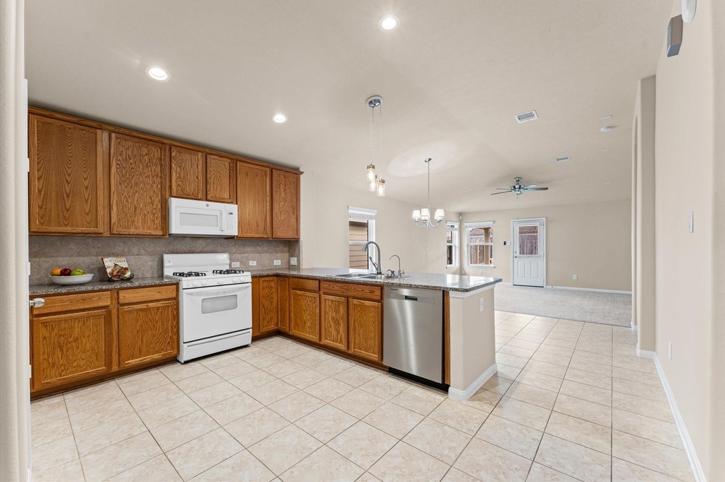 24530 Lakecrest Town Drive - Photo 4
