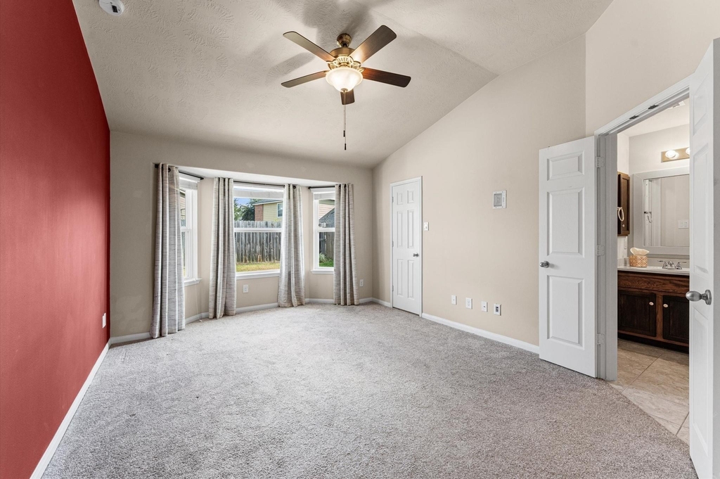 24530 Lakecrest Town Drive - Photo 11