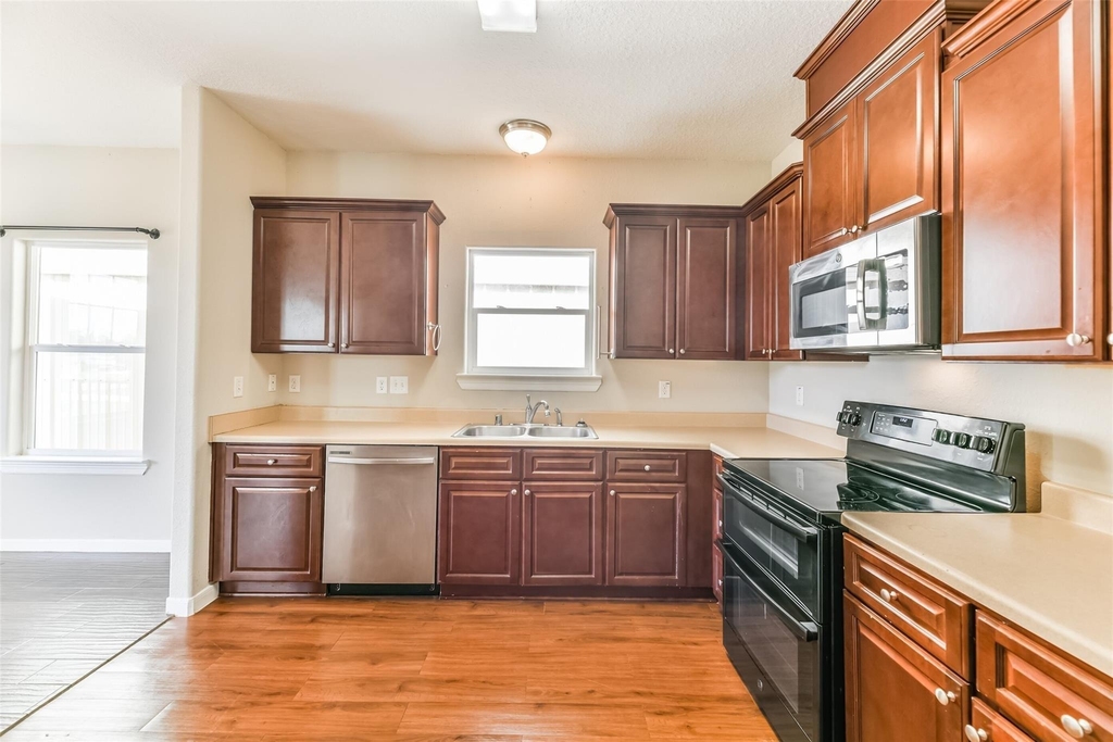 902 Virginia Avenue - Photo 8