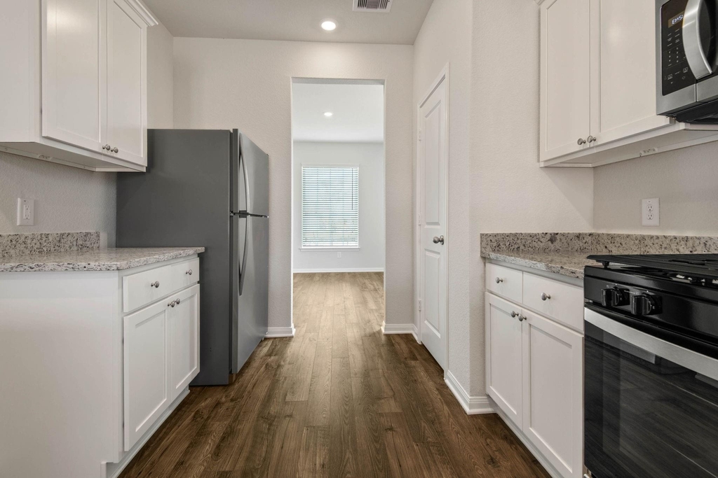 701 Jasmine Ridge Lane - Photo 4