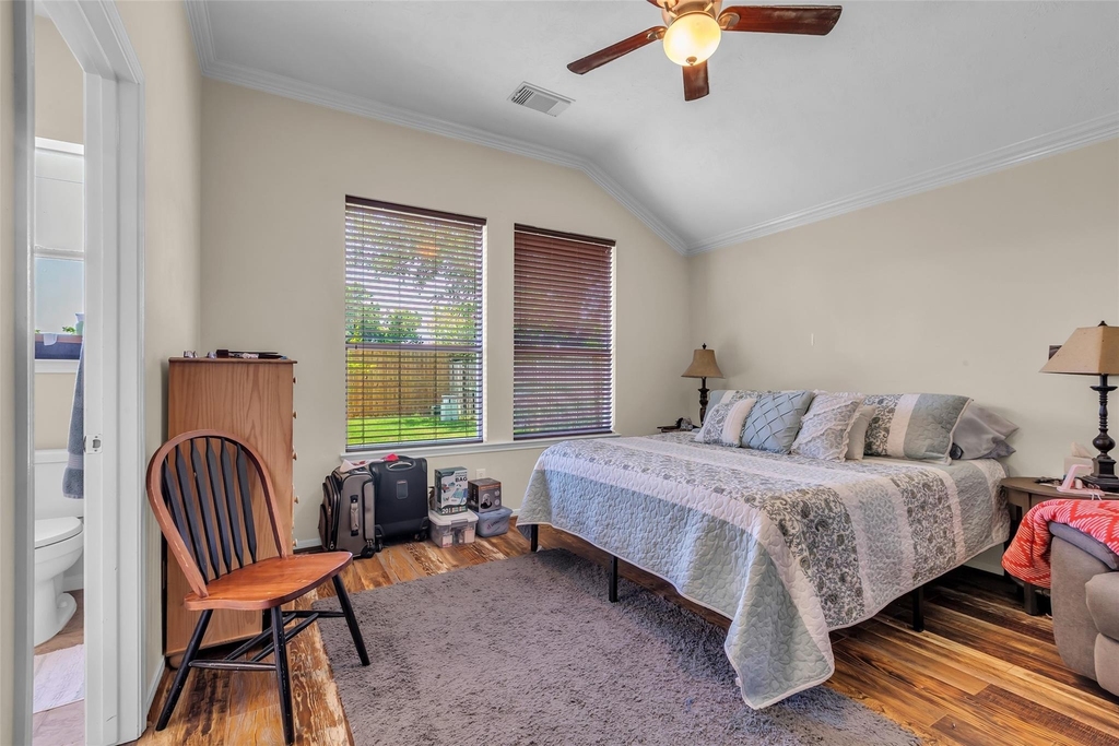 10711 Gilford Crest Drive - Photo 4