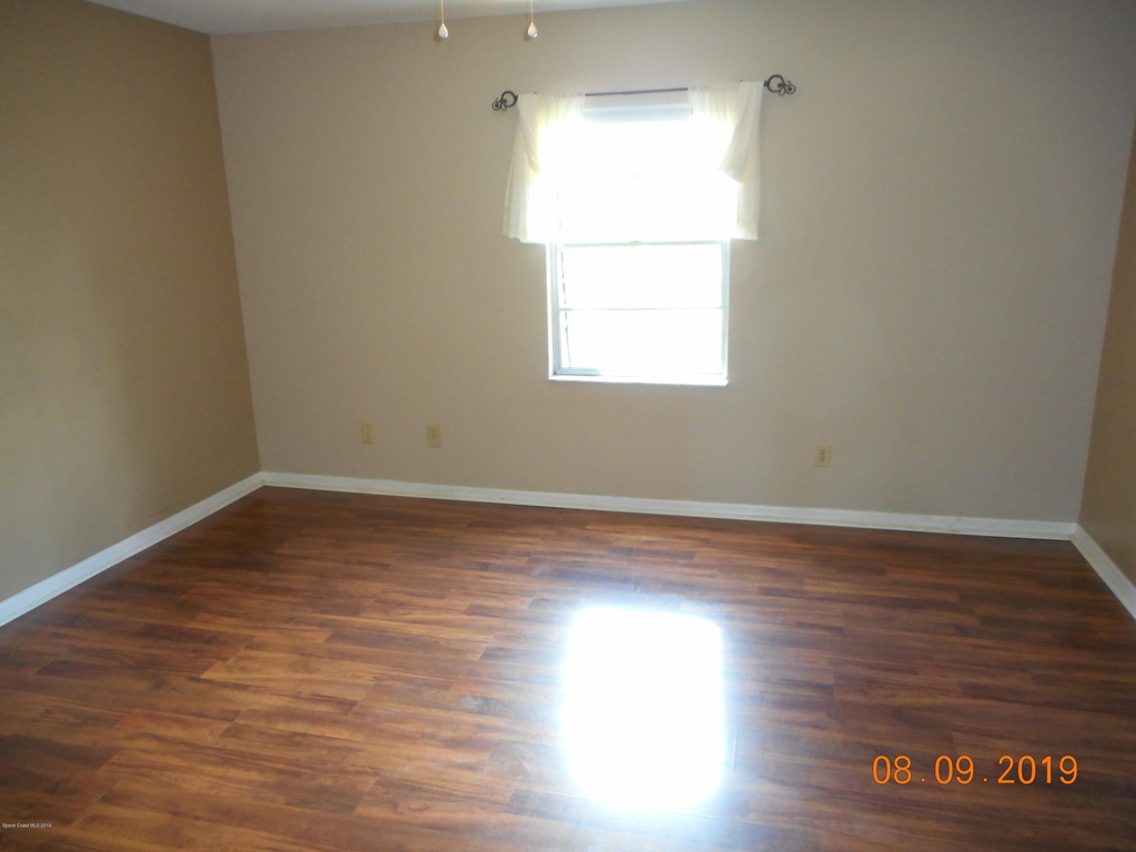 1010 Pine Tree Drive - Photo 8