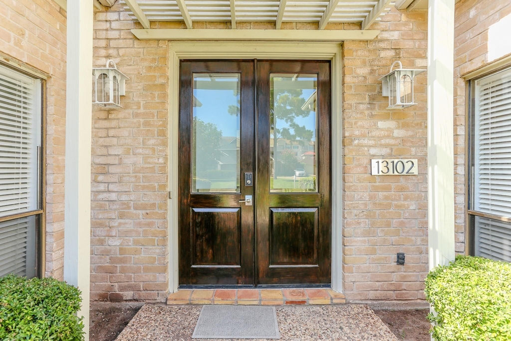 13102 Wickersham Lane - Photo 3