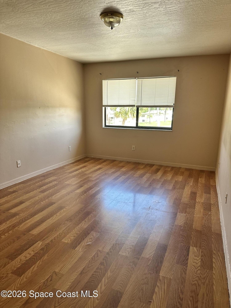901 Hickory Street - Photo 1