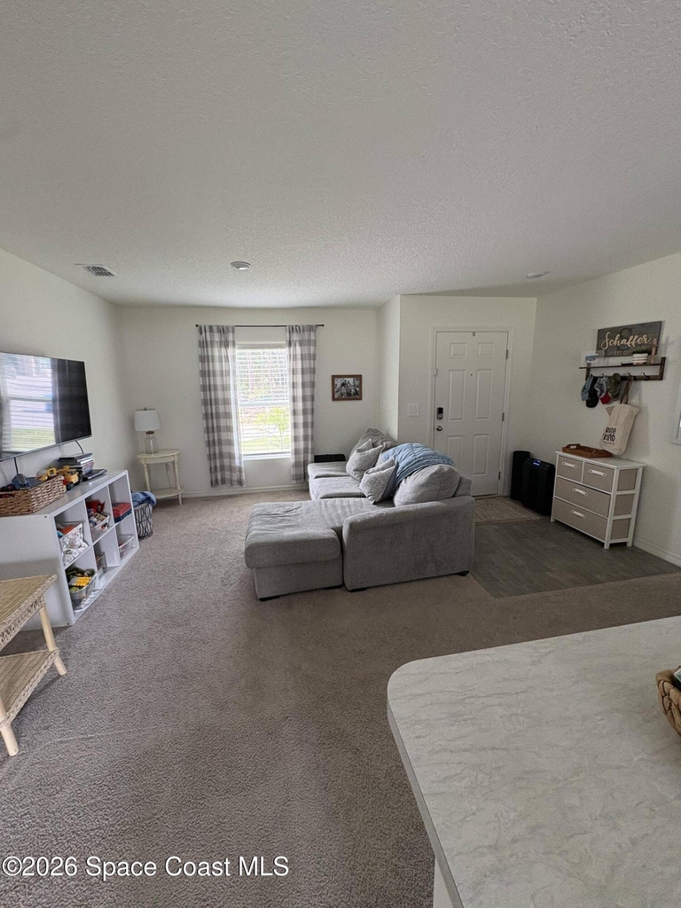1207 Waffle Street Se - Photo 4
