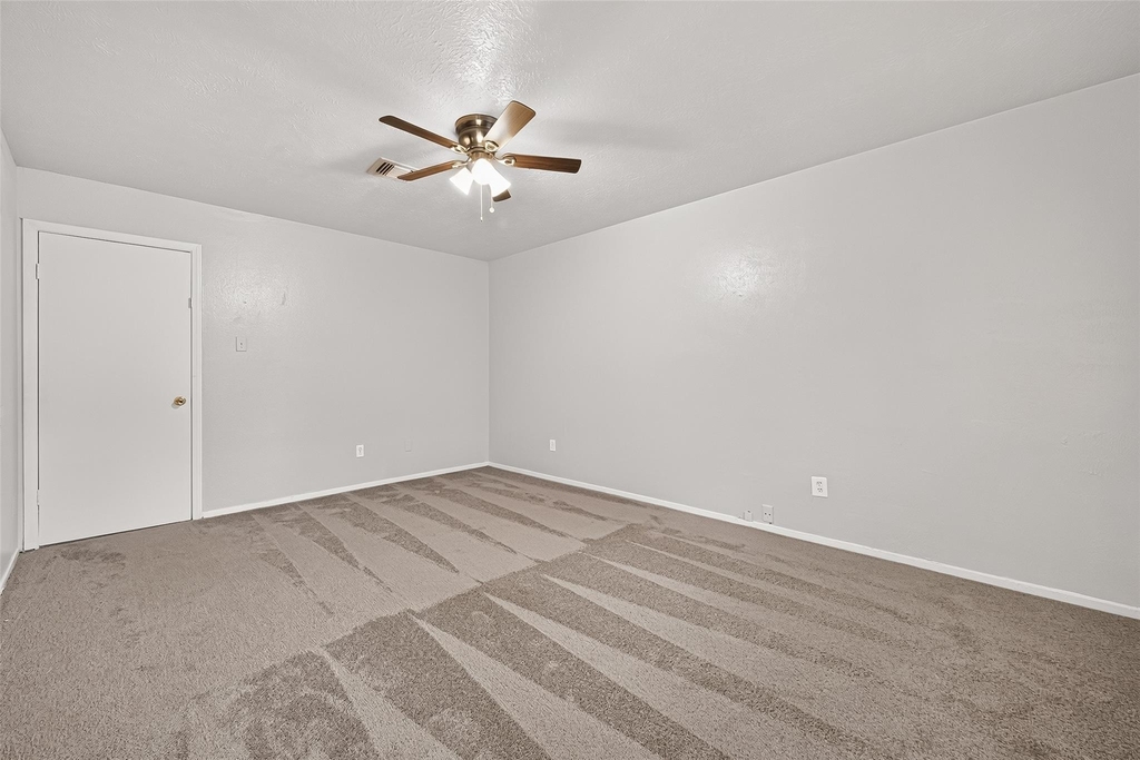 24050 Spring Briar Lane - Photo 21