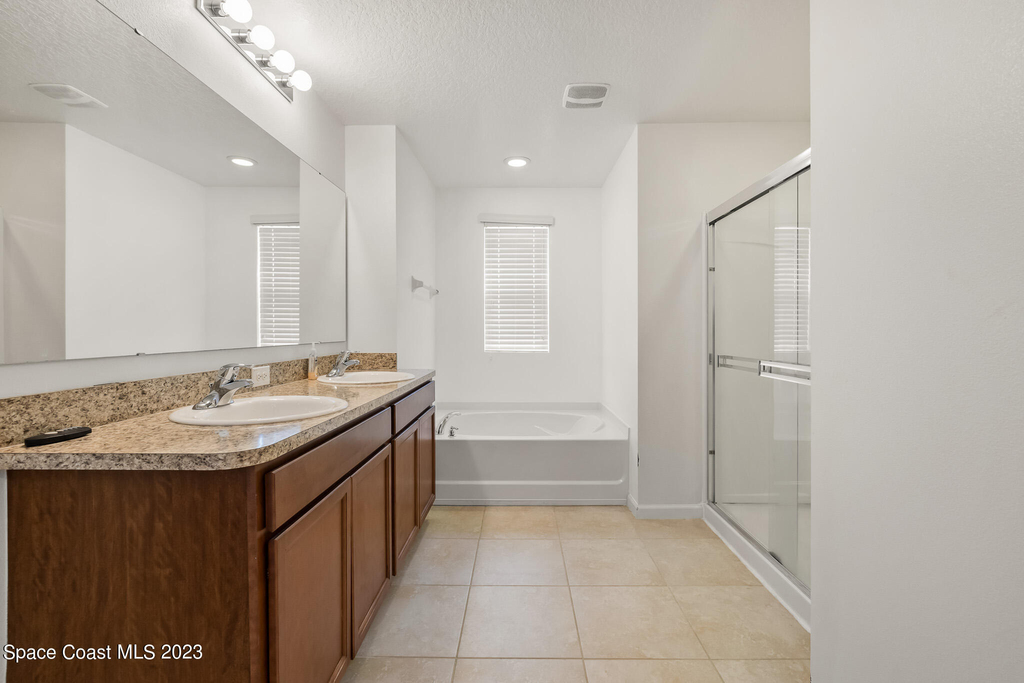 4637 Amaca Bay Lane - Photo 20