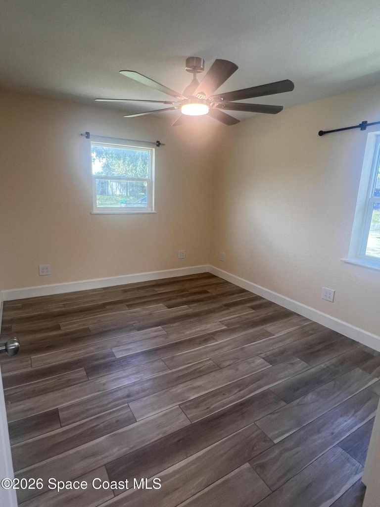 511 Palm Avenue - Photo 9