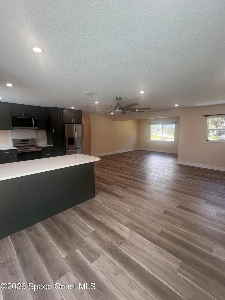 511 Palm Avenue - Photo 2