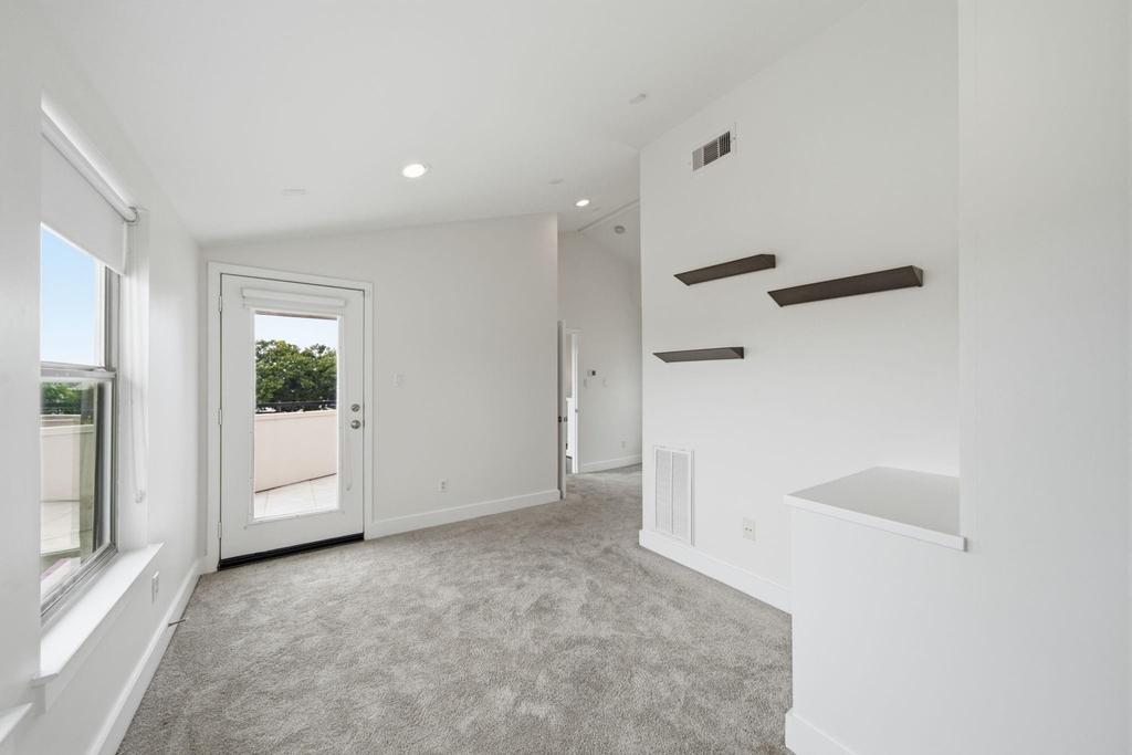1320 Welch Street - Photo 18