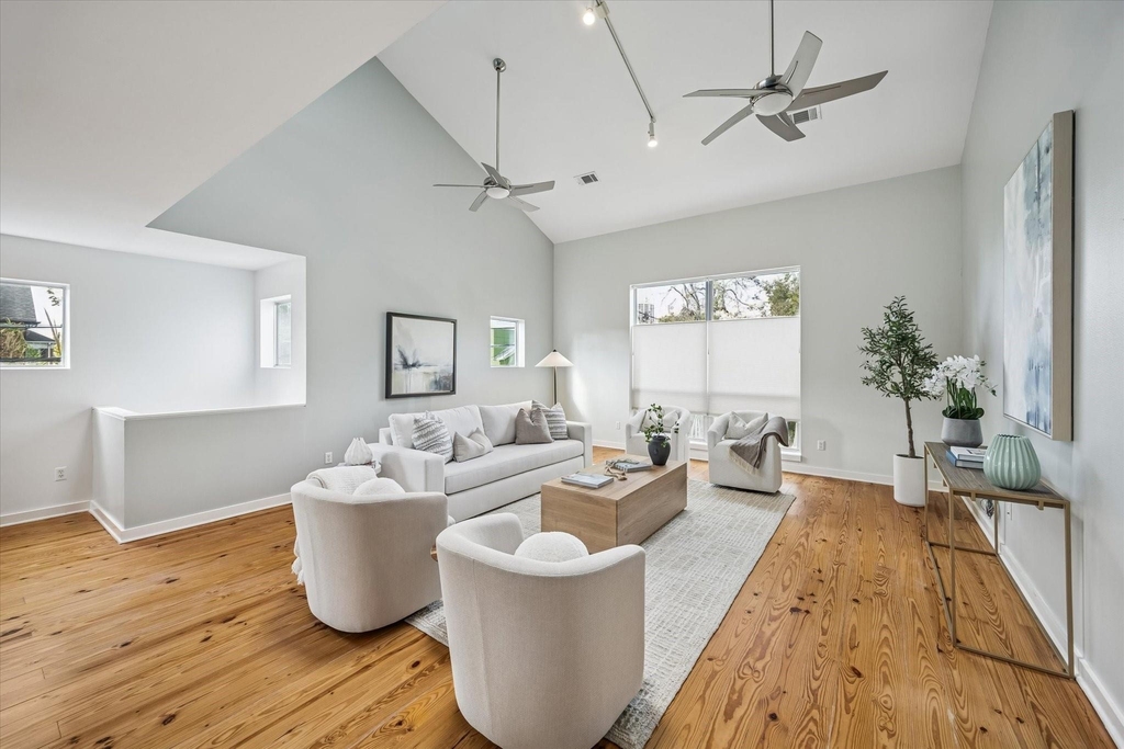 2508 Calumet Street - Photo 0