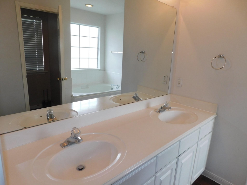 2710 Grants Lake Boulevard - Photo 12