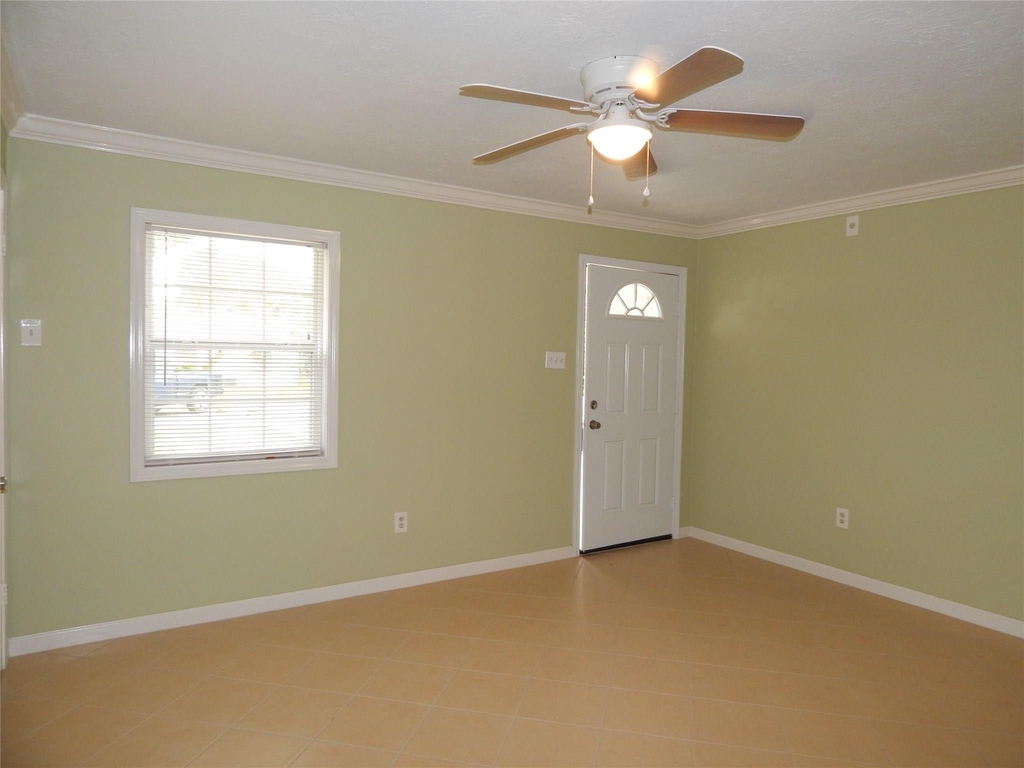 1305 Jennifer Lane - Photo 1