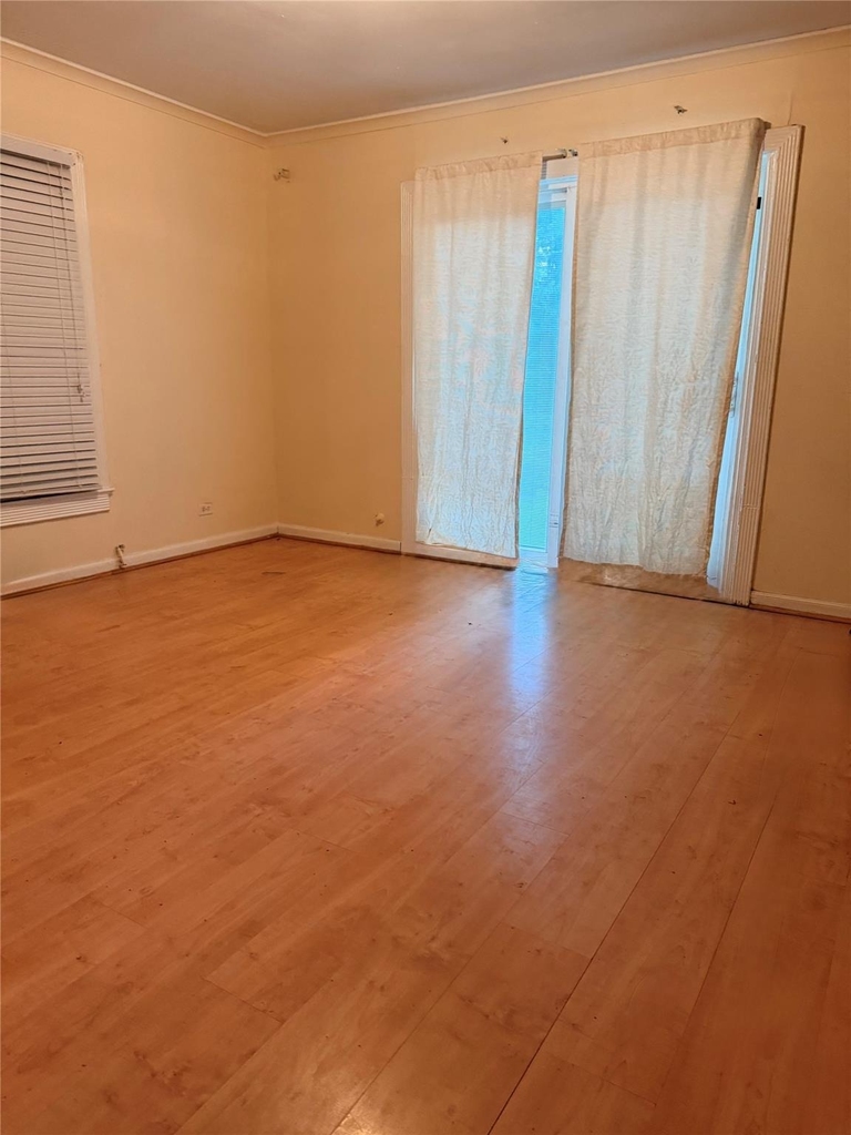 3520 Southmore Boulevard - Photo 2