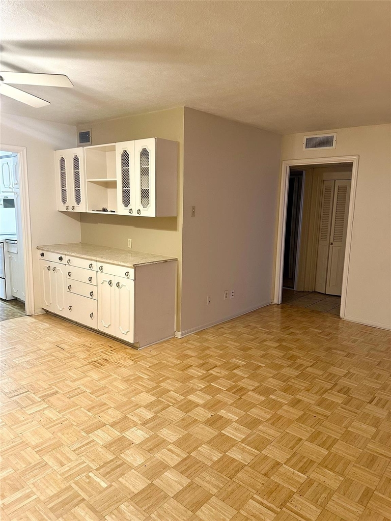 7600 Burgoyne Road - Photo 7