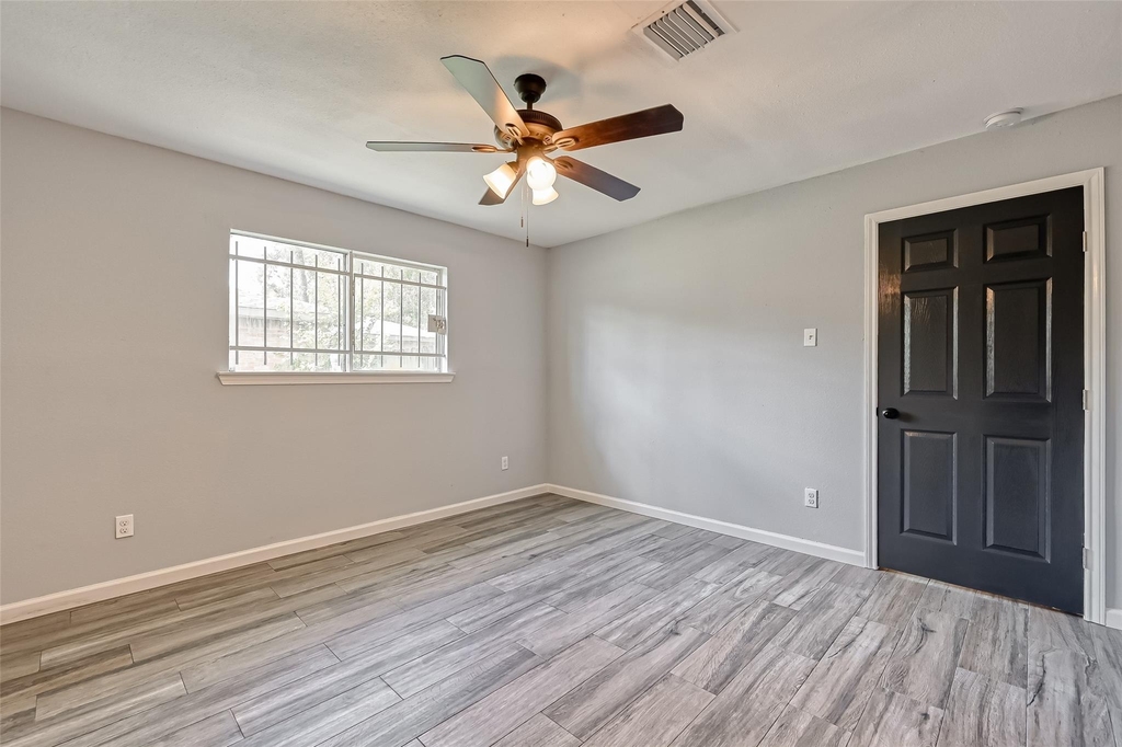 8623 Valley Forest Drive - Photo 26