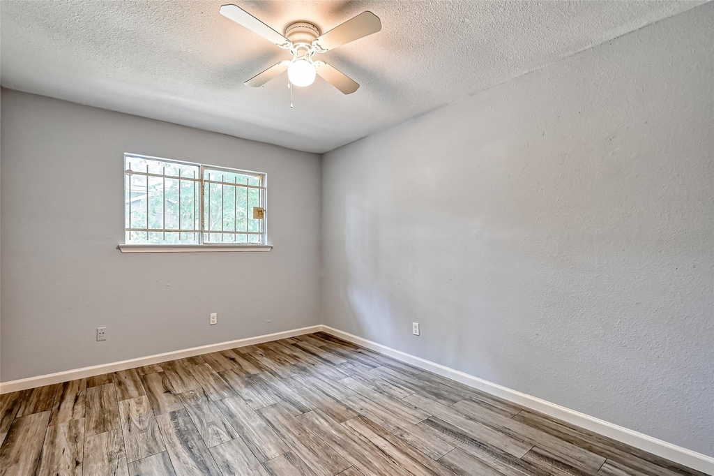 8623 Valley Forest Drive - Photo 18