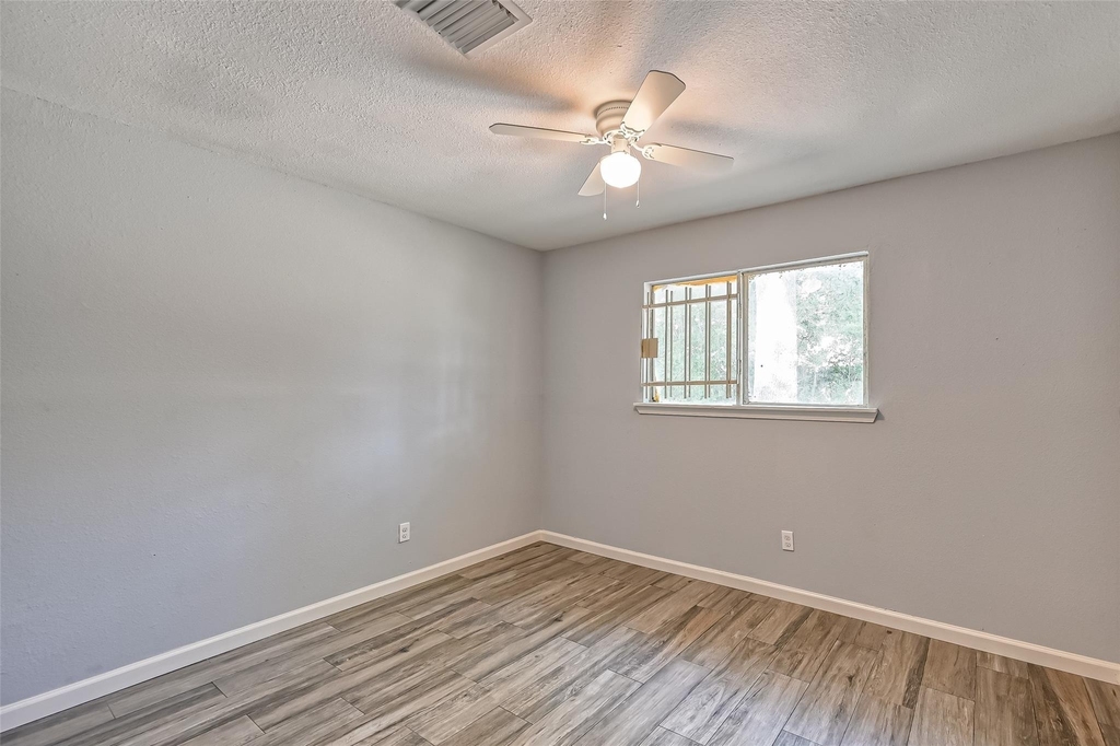8623 Valley Forest Drive - Photo 21