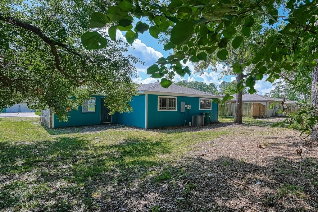 8623 Valley Forest Drive - Photo 32