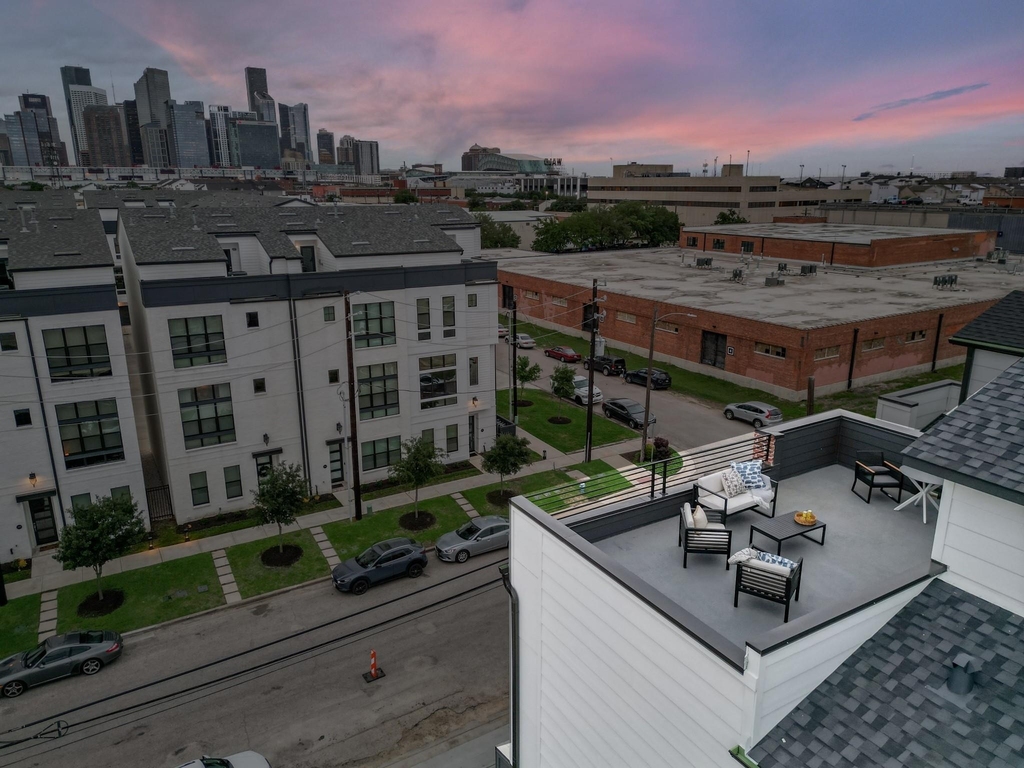1117 Ennis Street - Photo 2