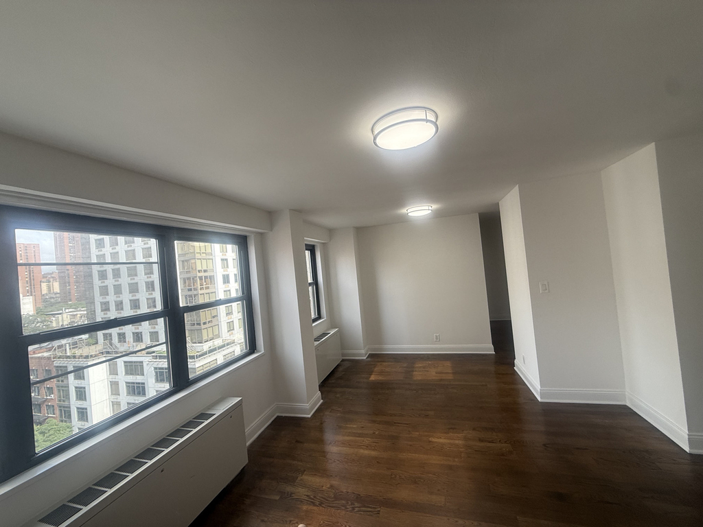 400 East 89th Street - Photo 1