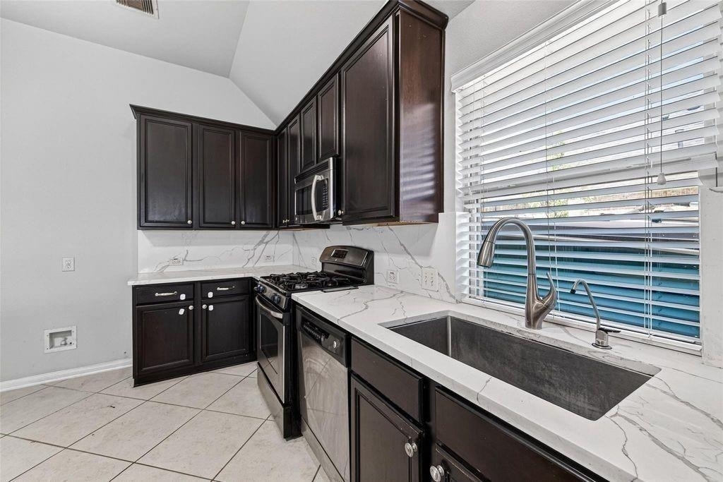 19127 Cannon Hills Lane - Photo 18