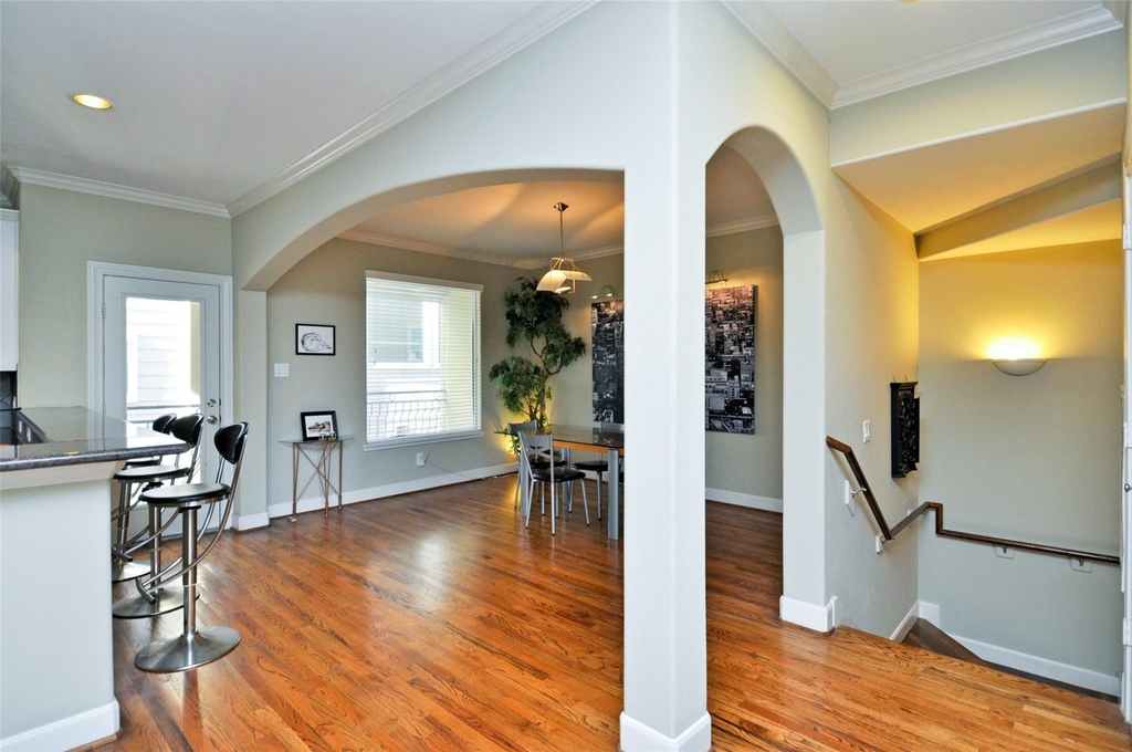 1613 Detering Street - Photo 9
