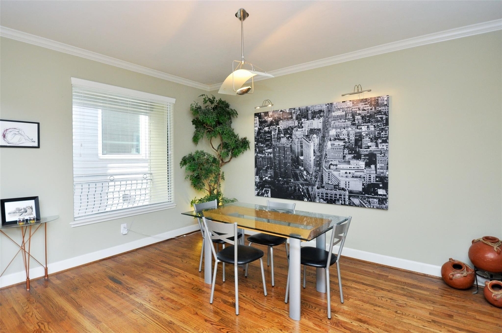 1613 Detering Street - Photo 8